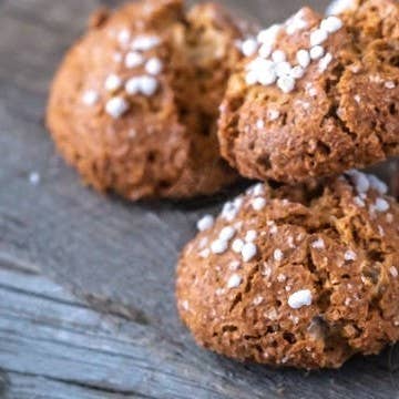 Amaretti del Chiostro – Crunchy Italian Almond Cookies